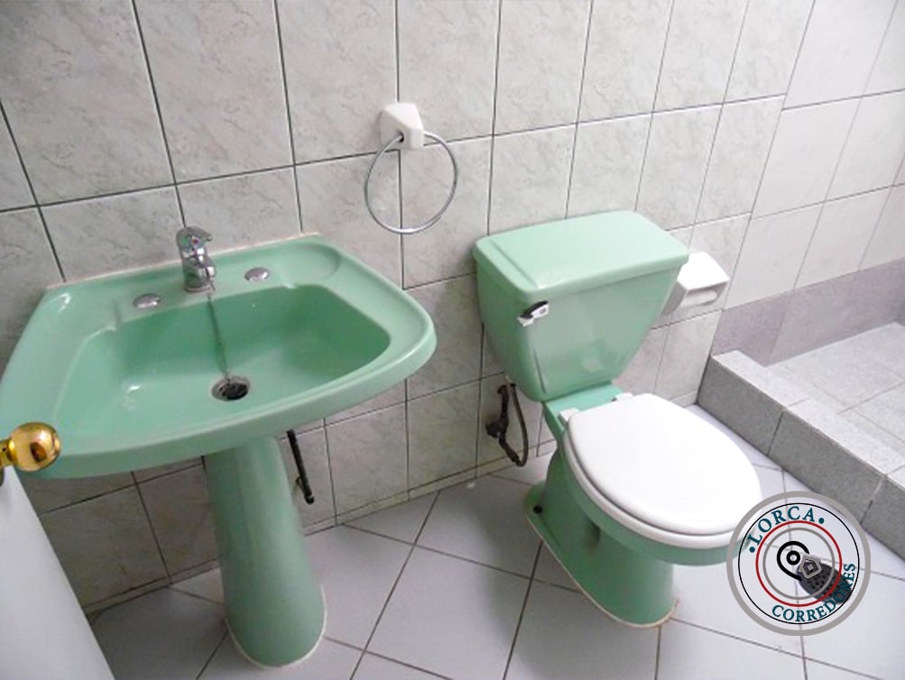 Casa en Venta Sector Teniente Serrano, Los Pinos, Quilpué | 3 Dormitorios (2 en Suite), 3 Baños, 118 m² Construidos sobre 500 m² de Terreno, 4 Estacionamientos, Gran Patio con Quincho y Riego Automático, UF 4.139
