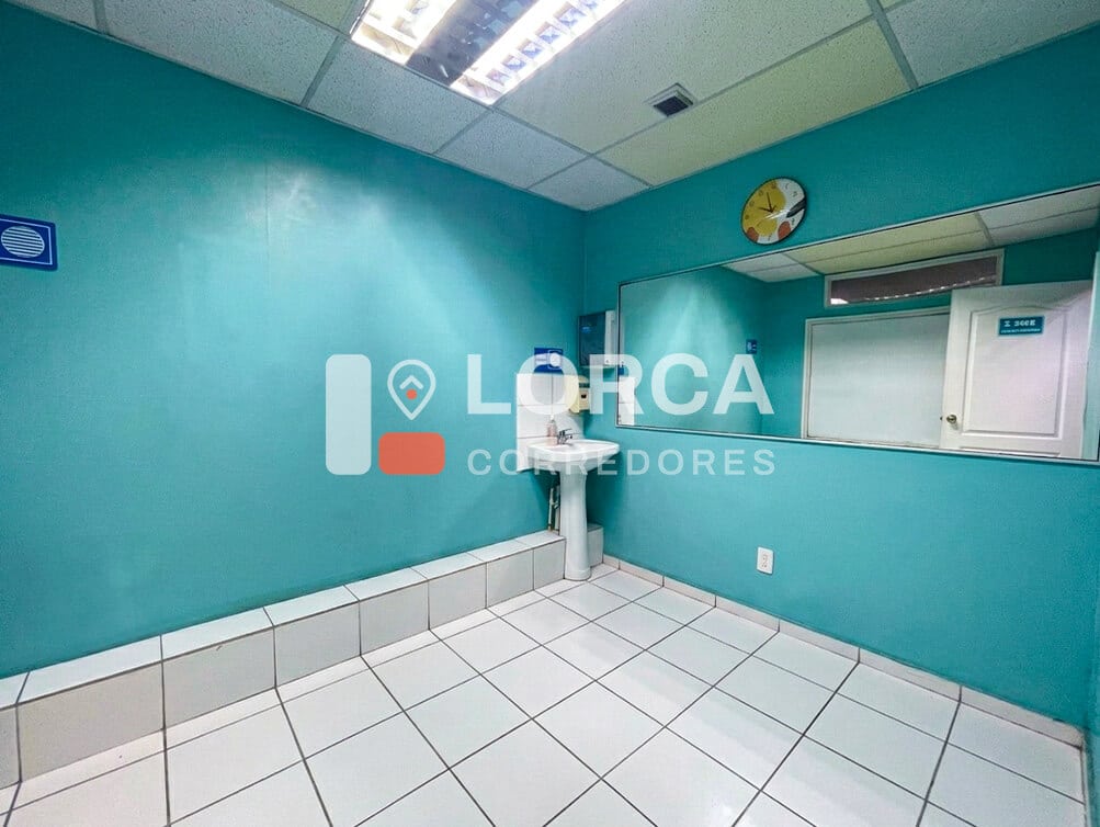 2 Oficinas en Venta Calle Arlegui, Centro de Viña del Mar | 198 m², 8 Privados, Sala de Recepción, 3 Baños, 2 Estacionamientos, Edificio con Ascensores y Conserjería 24 Horas, UF 9.995