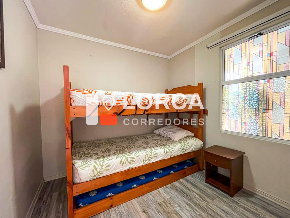 Departamento en Venta Sector Las Perlas, Reñaca, Viña del Mar | 2 Dormitorios, 1 Baño, 70 m² Totales con Terraza de 6 m², Piso 5, Vista al Mar hacia Cochoa, con Estacionamiento, Edificio con Piscina Temperada, Gimnasio y Quincho, UF 3.500